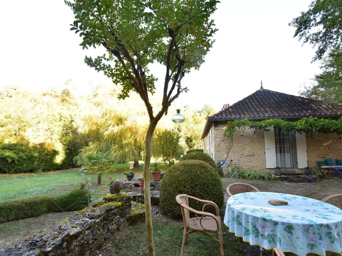 Cosy Holiday Home In Lantheuil With Garden Villefranche-du-Périgord Exterior foto